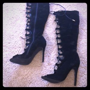 Like new peep toe lace heels